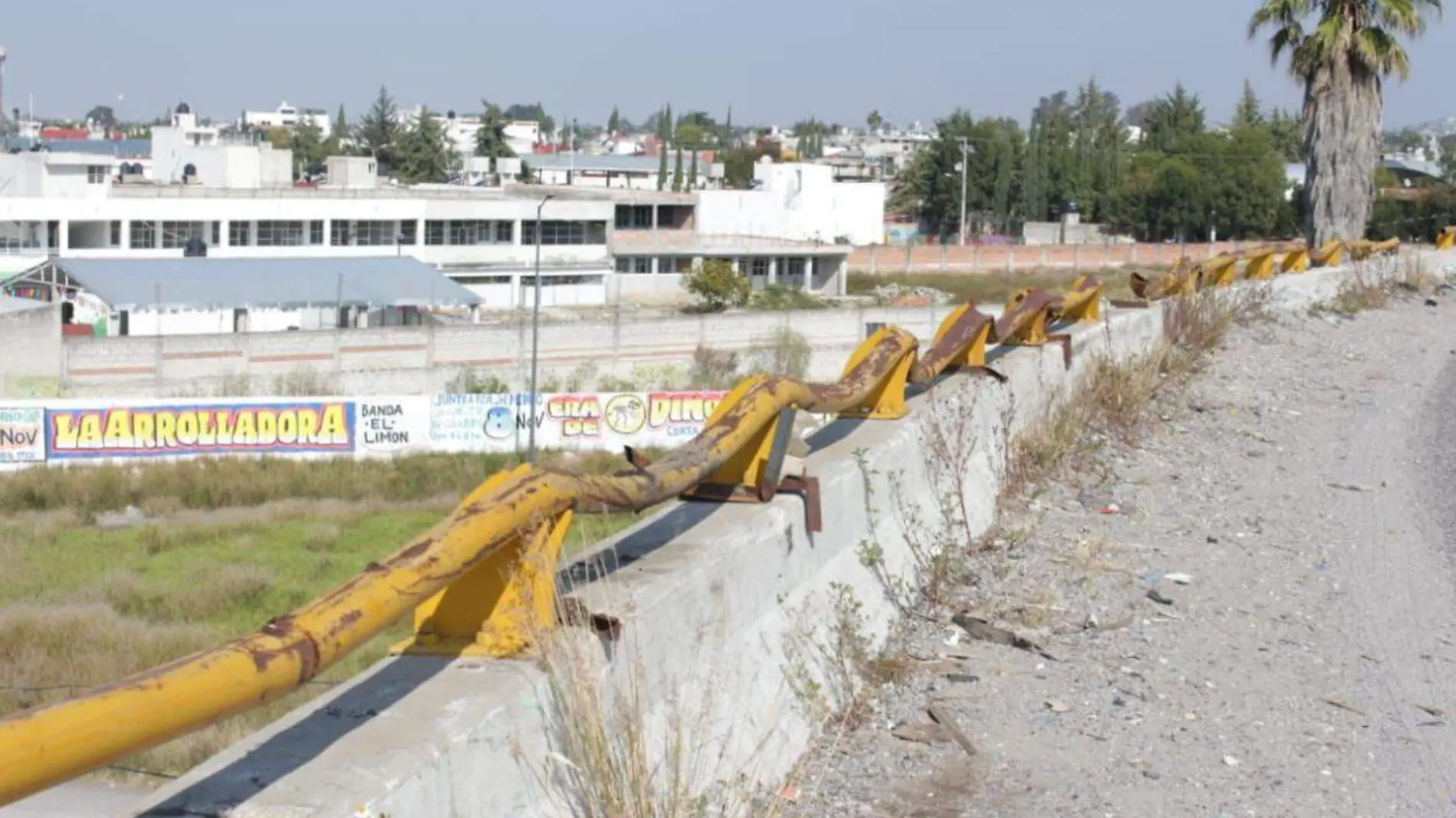 mal estado periferico barras de contencion